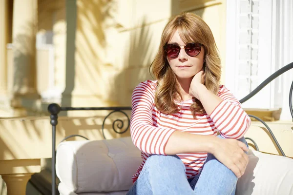 çekici orta yaşlı kadın rahatlatıcı 