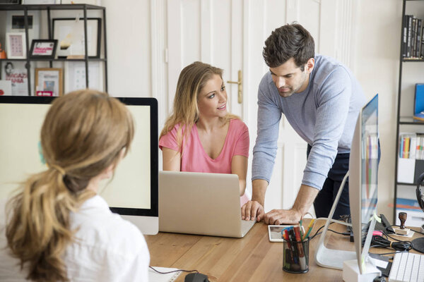  Консультации для деловых людей
 