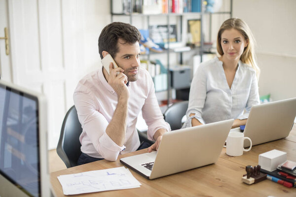 creative people brainstorming