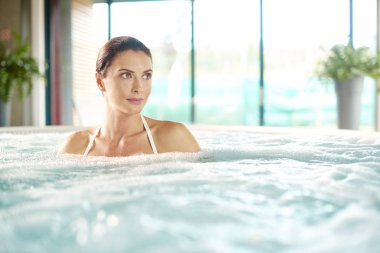 kadın Jakuzi ve rahatlatıcı