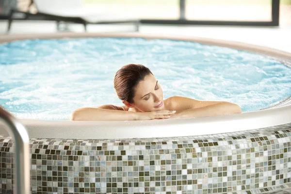 Young woman relaxing — Stock Photo, Image