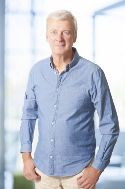 üst düzey yakışıklı 