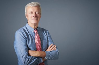 Kendine güvenen komuta sizde portre