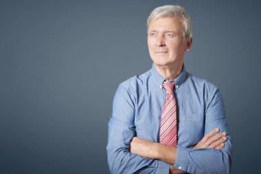 Kendine güvenen komuta sizde portre