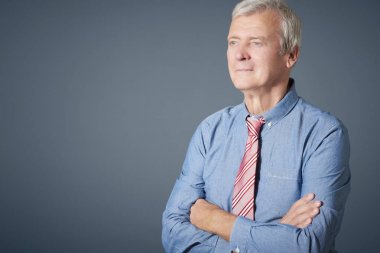 Kendine güvenen komuta sizde portre