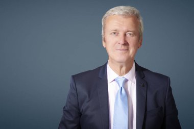 Başarılı eski profesyonel adam portresi 