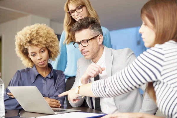 A business management team — Stock Photo, Image