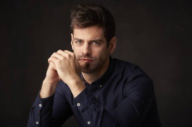 genç adam düşünceli arıyorum 