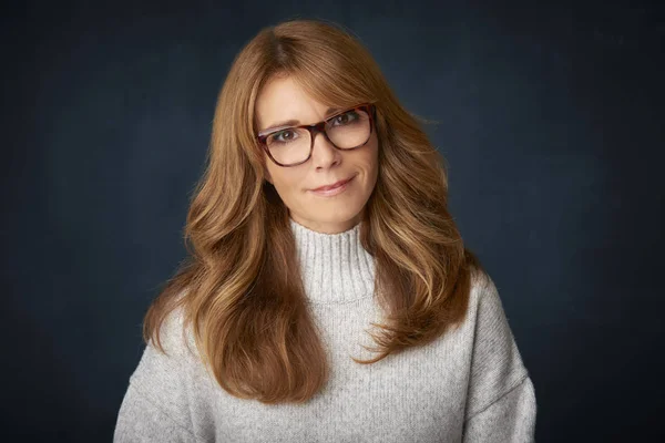 Frau in Freizeitkleidung — Stockfoto