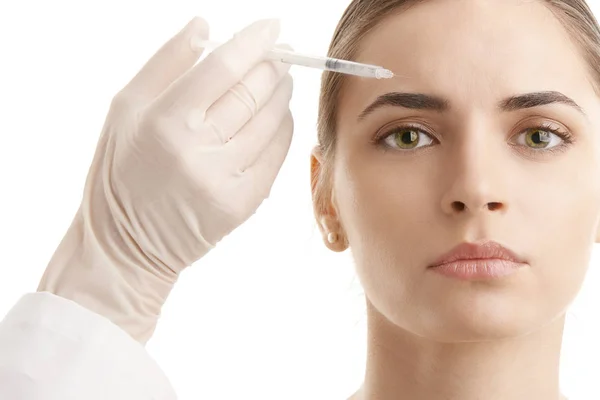 Porträtt Attraktiv Ung Kvinna Som Får Botox Behandling Isolerad Vit — Stockfoto