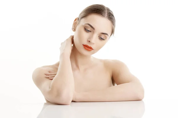 Retrato Belleza Cerca Una Joven Con Lápiz Labial Rojo Posando —  Fotos de Stock