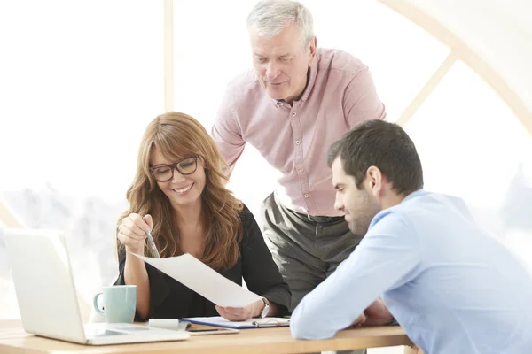 Close Happy Middle Aged Businesswoman Consulting Senior Manager Young Assistant — Stock Photo, Image