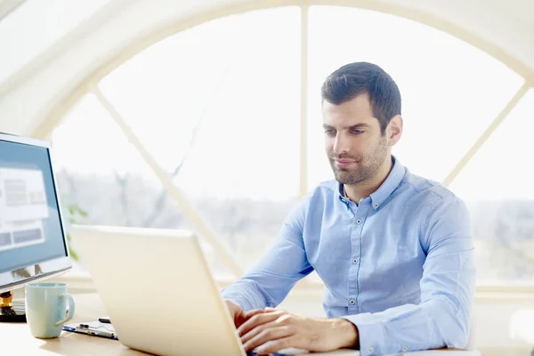 Thinking Young Office Working Online Home Office — Stock Photo, Image