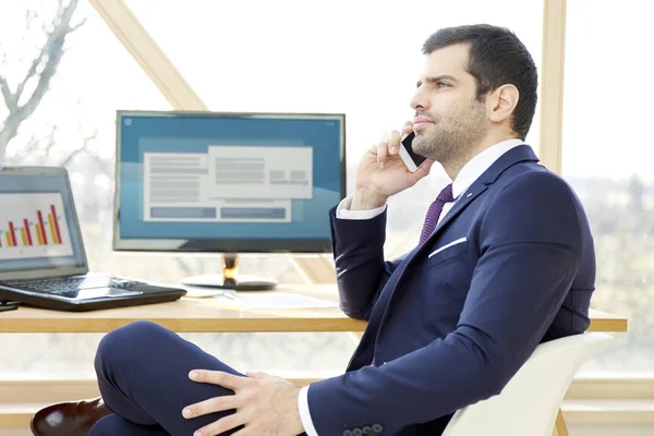 Portrait Young Financial Businessman Analyzing Financial Data Consulting His Client — Stock Photo, Image