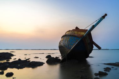 eski bir gemi iskelet