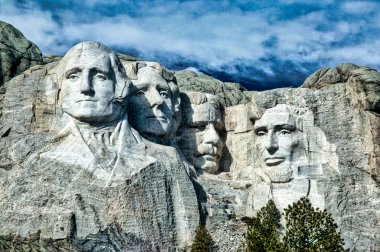 Güney Dakota 'daki Rushmore Dağı Başkanları Heykeli. 