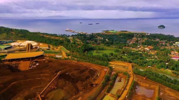 Taganito Claver Philippines, 15 грудня 2019. Гірнича промисловість Sumitomo Thpal Nickel — стокове відео