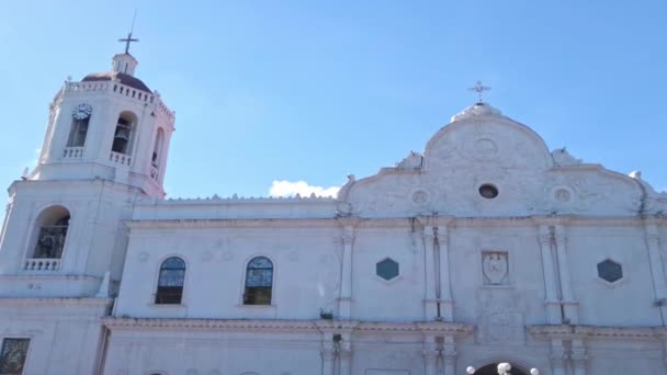Η πρόσοψη του καθεδρικού ναού του Cebu, Φιλιππίνες. Η παλαιότερη πόλη της χώρας. — Αρχείο Βίντεο