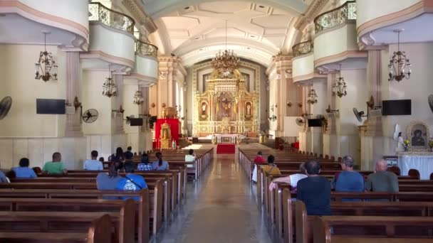 Interior of Cebu Cathedral, Philippines. Oldest city in Philippines — Videoclip de stoc