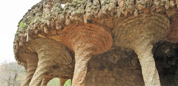 Részlet a ParK Guell Barcelona által tervezett Antoni Gaudi — Stock Fotó