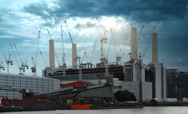 Sanierung des Battersea-Kraftwerks in London. Stockbild