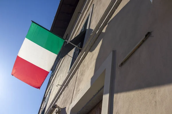 Versilia Toscana Molte Case Espongono Bandiera Tricolore Nazionale Segno Solidariet — Stock Photo, Image