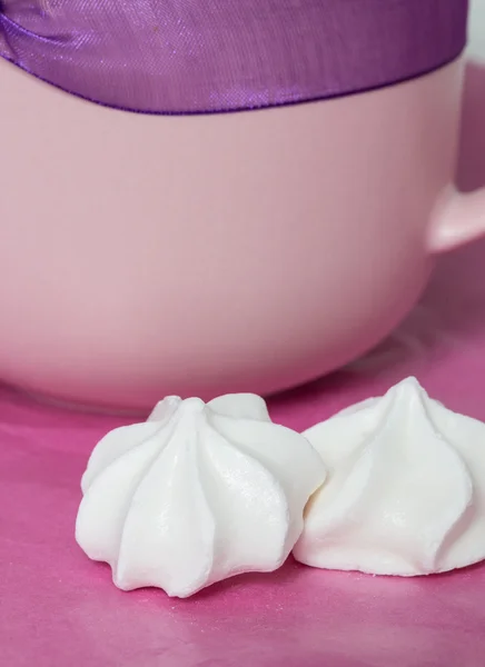 Sweet Meringue Cup Gift — Stock Photo, Image