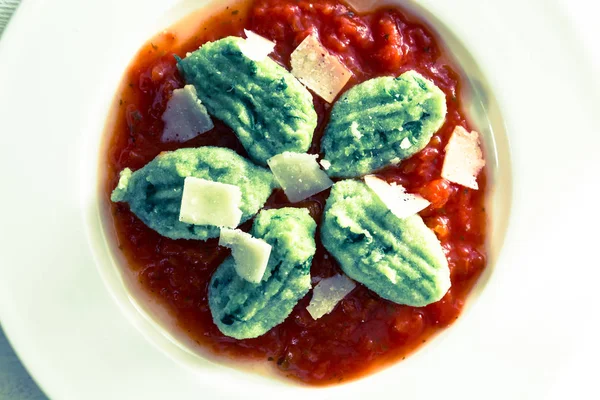 Gnocchi Ail Sauvage Sauce Tomate Parmesan — Photo