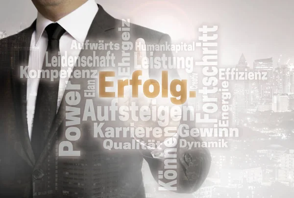 Affärsman Med Urban Bakgrund Erolg Tysk Framgång Wordcloud — Stockfoto