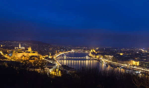 Hungria Budapeste à noite panorama — Fotografia de Stock