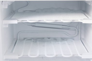 Dondurucu temizlemek için çözüldü