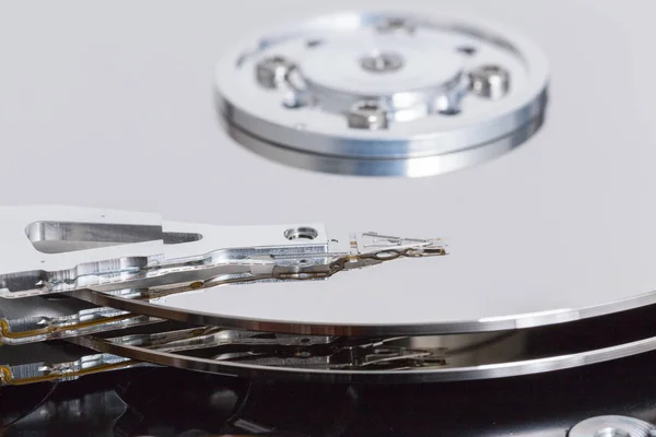 Open hard drive with magnetic disk and writing head — Stock Photo, Image