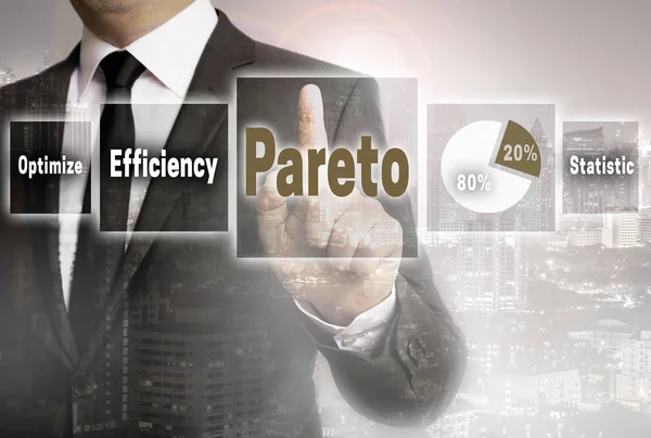 Pareto-Geschäftsmann mit städtischem Hintergrundkonzept — Stockfoto