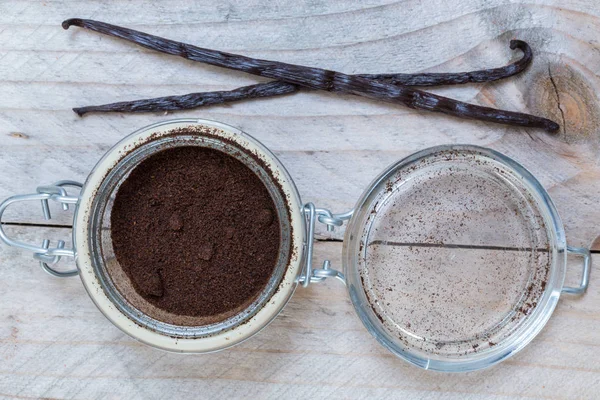 Vanilla in a preserving jar macro — Stock Photo, Image