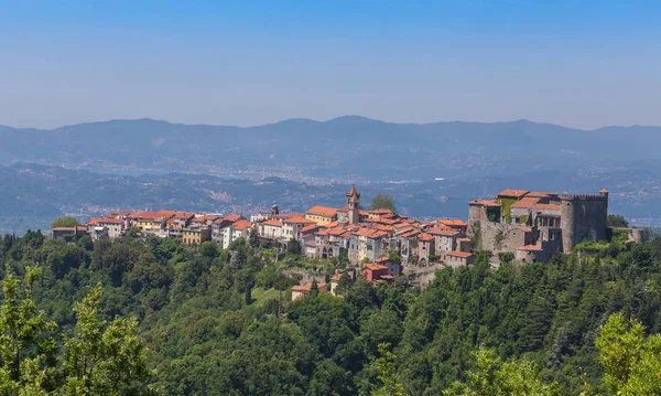 Fosdinovo by i Italien Tuscany panorama — Stockfoto