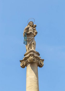 Heykel Chiesa di San Martino Bologna Emilia Romagna İtalya