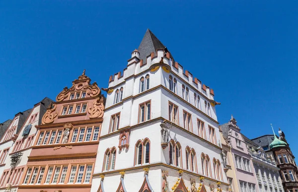 Historische Hausfassade Hauptmarkt Trier Rheinland-Pfalz ger — Stockfoto