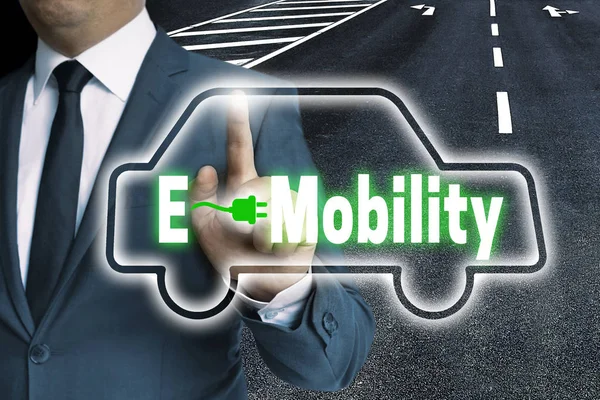 E-mobilitás touchscreen működteti ember fogalma — Stock Fotó