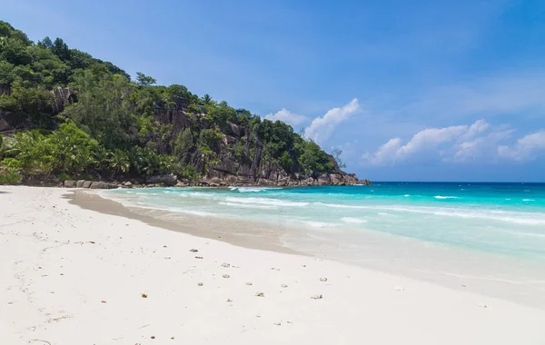 Petite Anse playa de arena en Mahe Seychelles —  Fotos de Stock