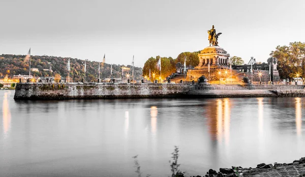 Deutsches Eck in Koblenz Rhineland-Palatinate Alemanha — Fotografia de Stock