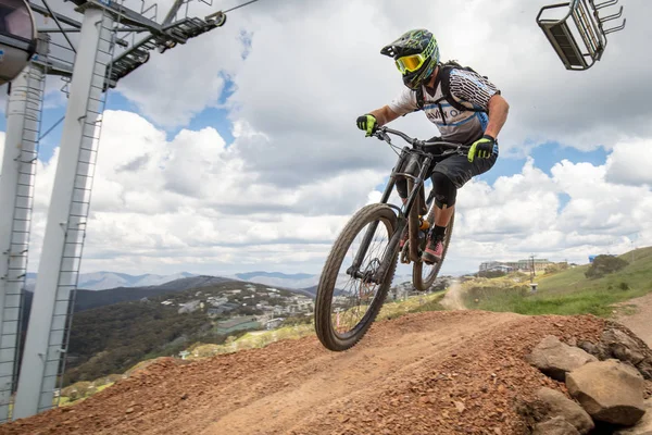 Mountainbiker bei MT Buller — Stockfoto