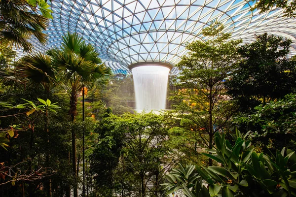 The Iconic Jewel at Changi Airport in Singapore — Stock Photo, Image
