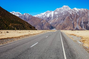 Tasman Buzulu Yeni Zelanda 'da Aşçı Dağı yakınlarında.
