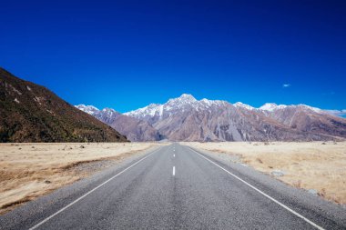 Tasman Buzulu Yeni Zelanda 'da Aşçı Dağı yakınlarında.