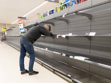 Avustralya süpermarketinde boş raflar