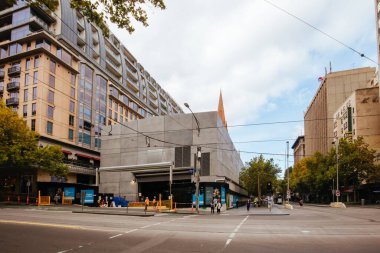 Coronavirüs Salgını Sırasındaki Sessiz Melbourne Sokakları ve Simgeleri