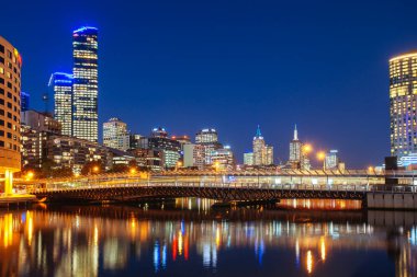 Alacakaranlıkta Melbourne Skyline