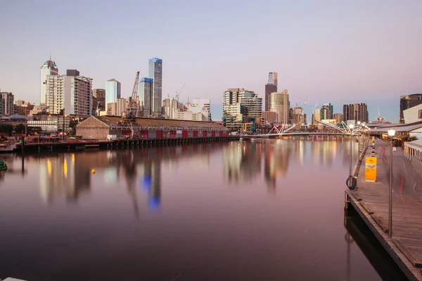 Мельбурн skyline от Южной Уорф — стоковое фото