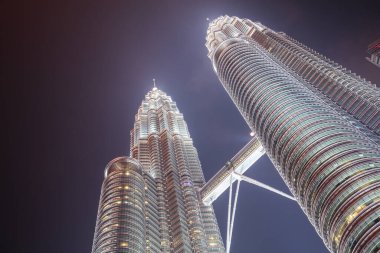 Gece Kuala Lumpur 'daki KLCC Parkı