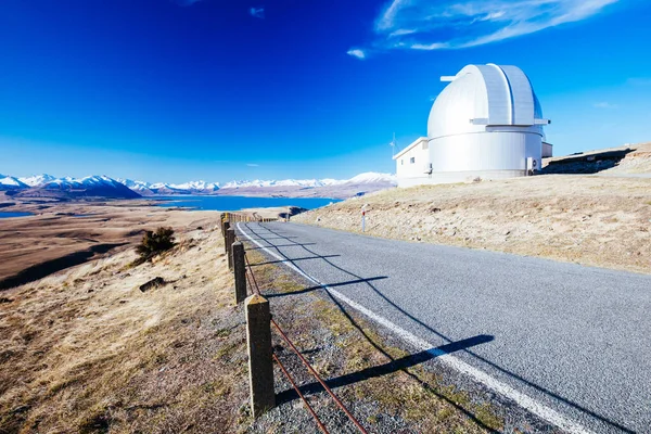 Mt John Observatory nad jeziorem Tekapo w Nowej Zelandii — Zdjęcie stockowe